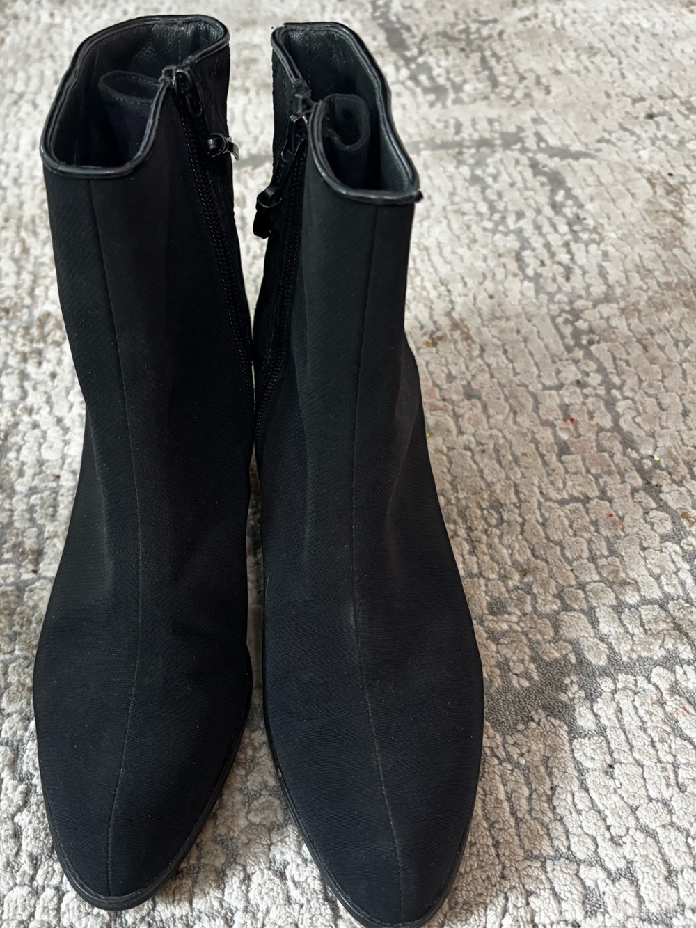 Stuart Weitzman size 8 Black Women's Ankle Boots - Sleek Zip Closure